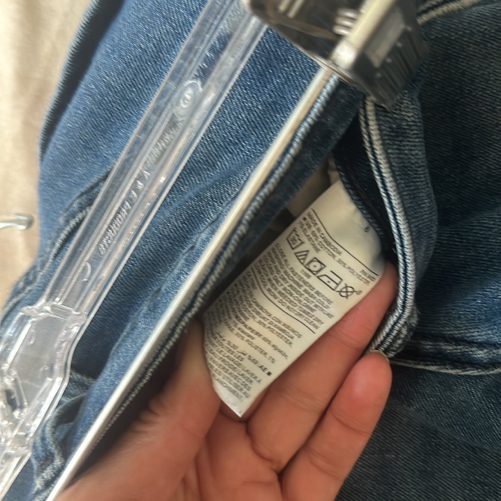 Old Navy Jeans - Picture 10 of 10